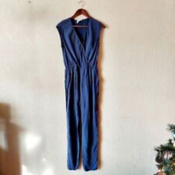 BCBG JUMPSUIT - Picture 4 of 13